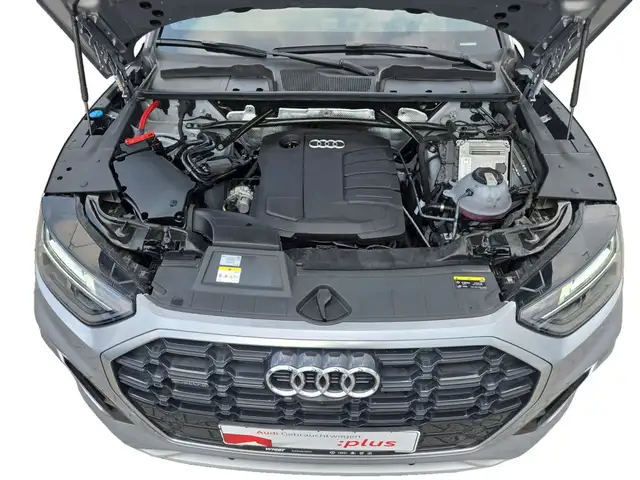 Audi Q5 view 12