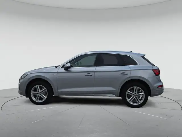 Audi Q5 view 6