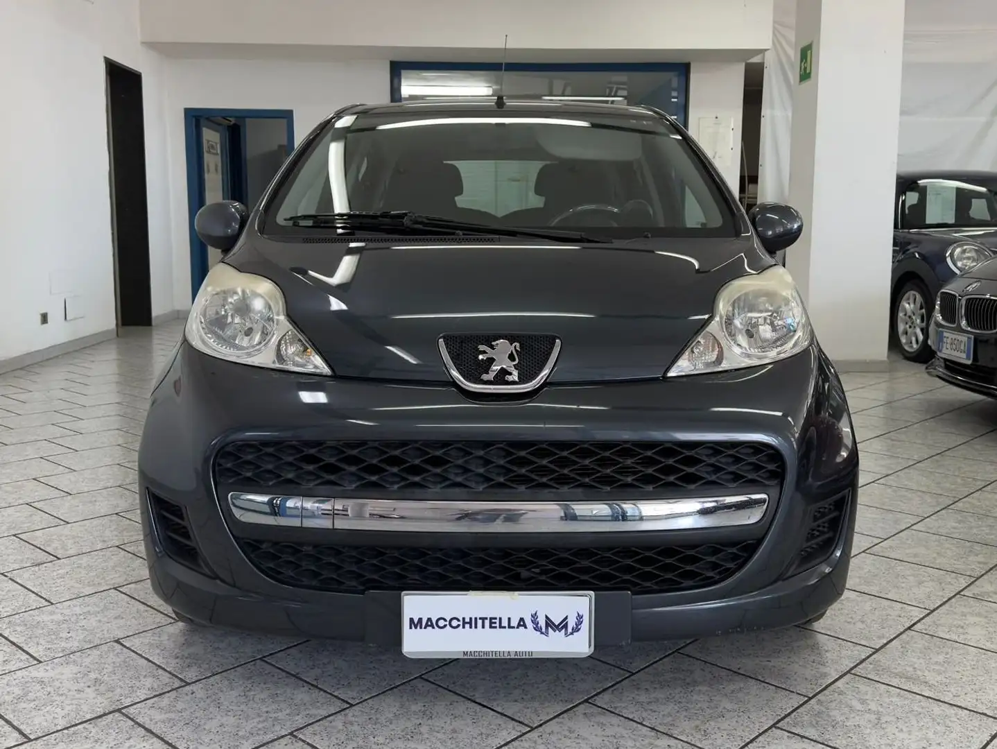 Peugeot 107 107 1.0 12v Active (plaisir) 5p 2tronic FL Grau - 1