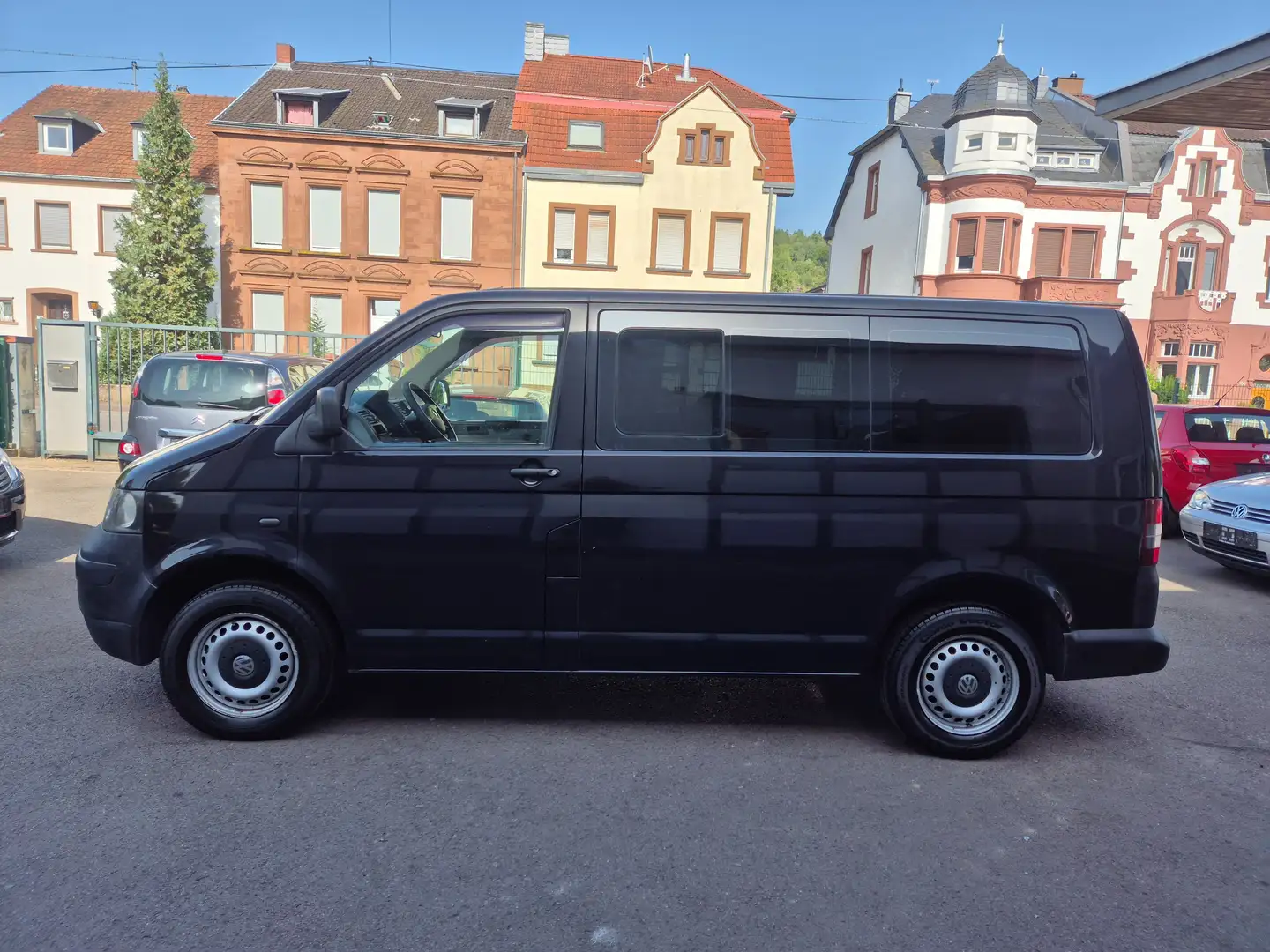 Volkswagen T5 Caravelle Trendline Zwart - 1