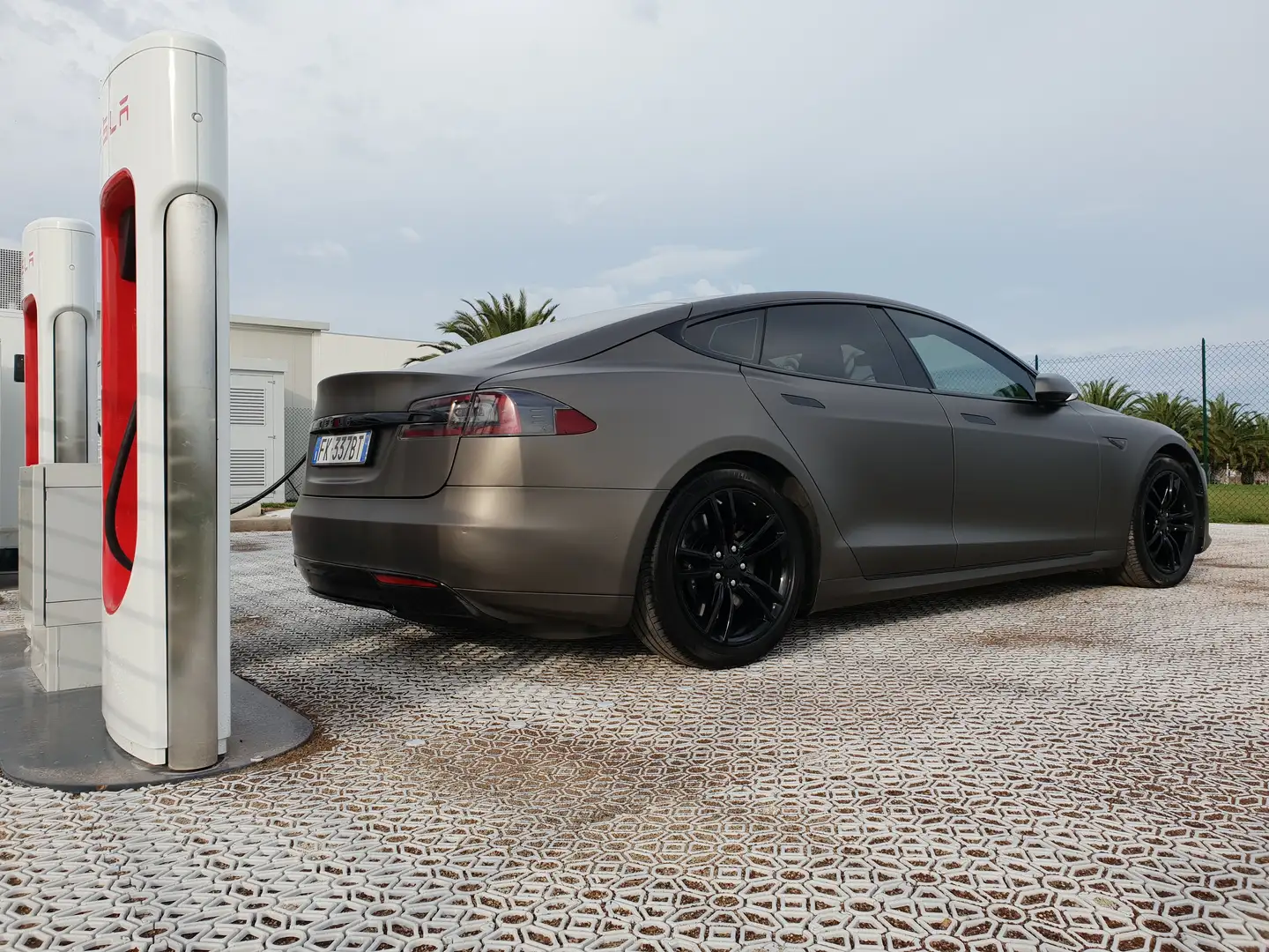 Tesla Model S 85D ricariche gratis a vita - AP1 MCU2 - 2
