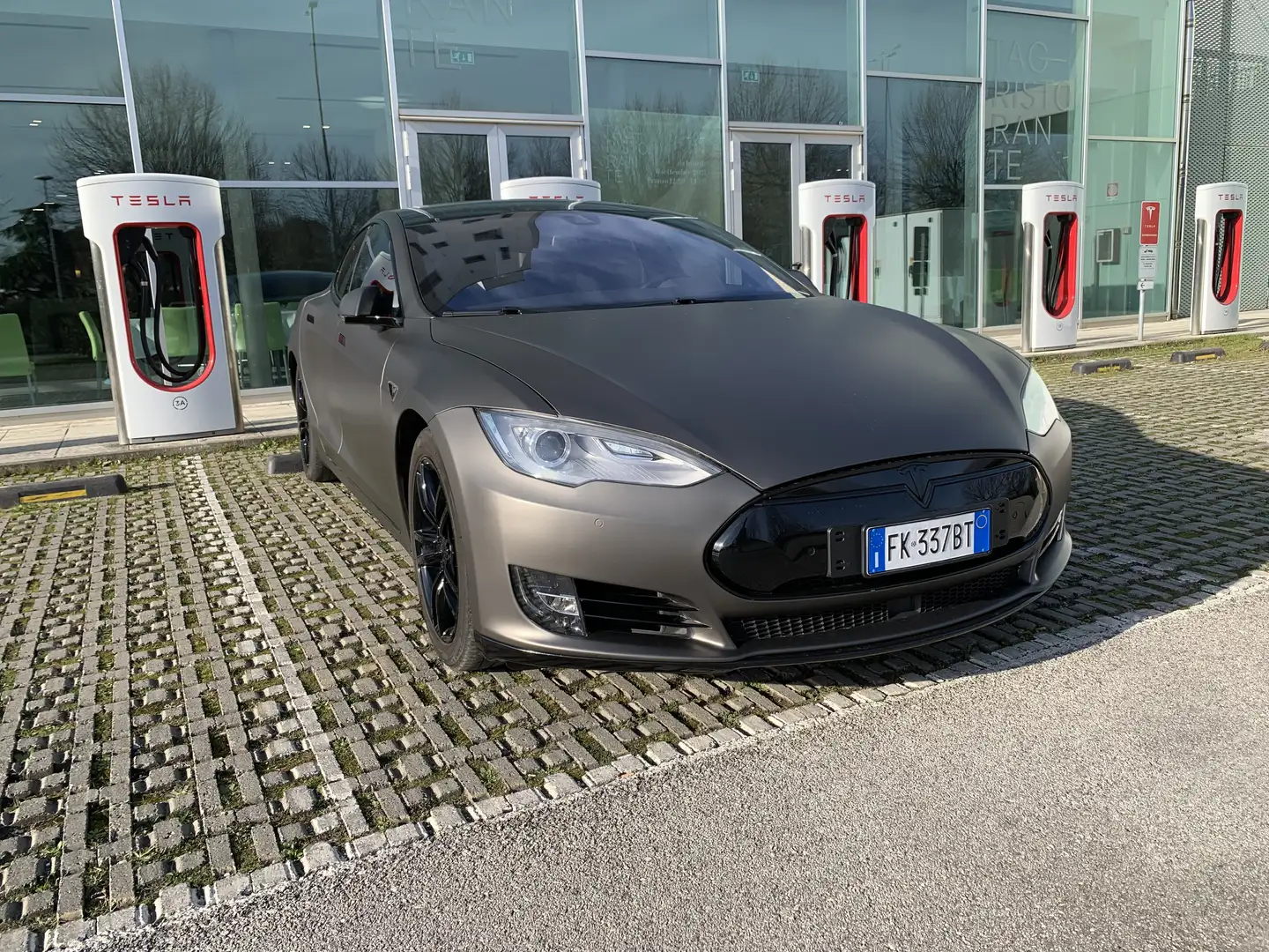 Tesla Model S 85D ricariche gratis a vita - AP1 MCU2 - 1