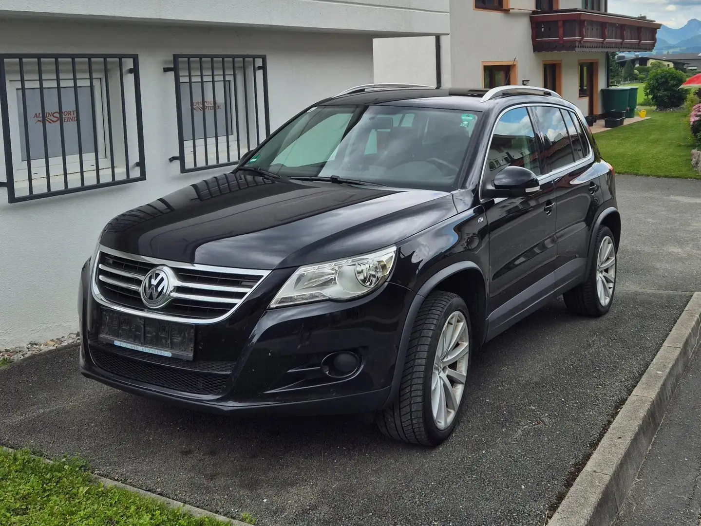 Volkswagen Tiguan Blue Motion 2.0 TDI R Line Schwarz - 2