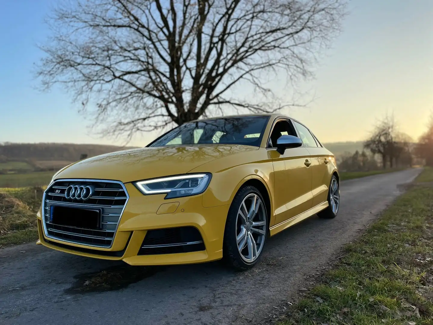 Audi S3 S3 Limousine S tronic Jaune - 1