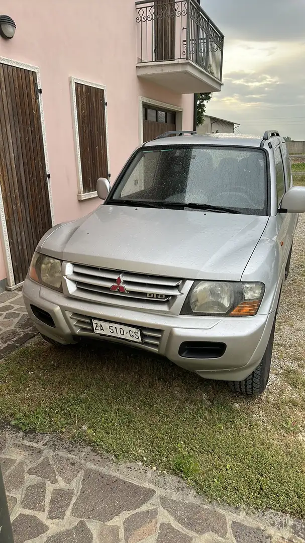 Mitsubishi Pajero 3p 3.2 tdi 16v di-d GLX Gris - 2