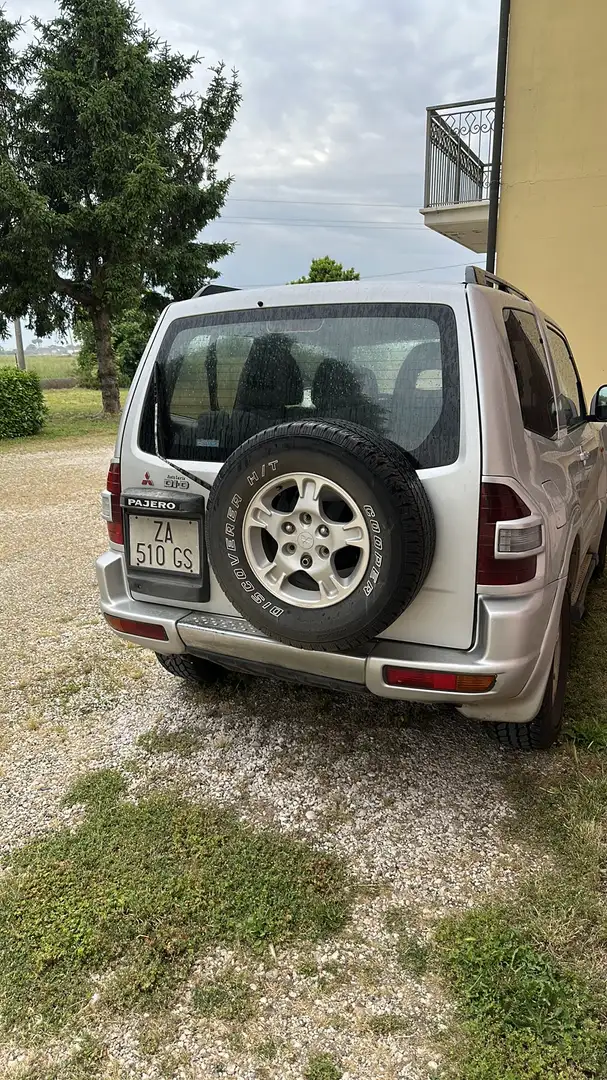 Mitsubishi Pajero 3p 3.2 tdi 16v di-d GLX Gris - 1