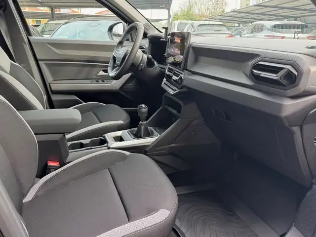Dacia Duster view 14