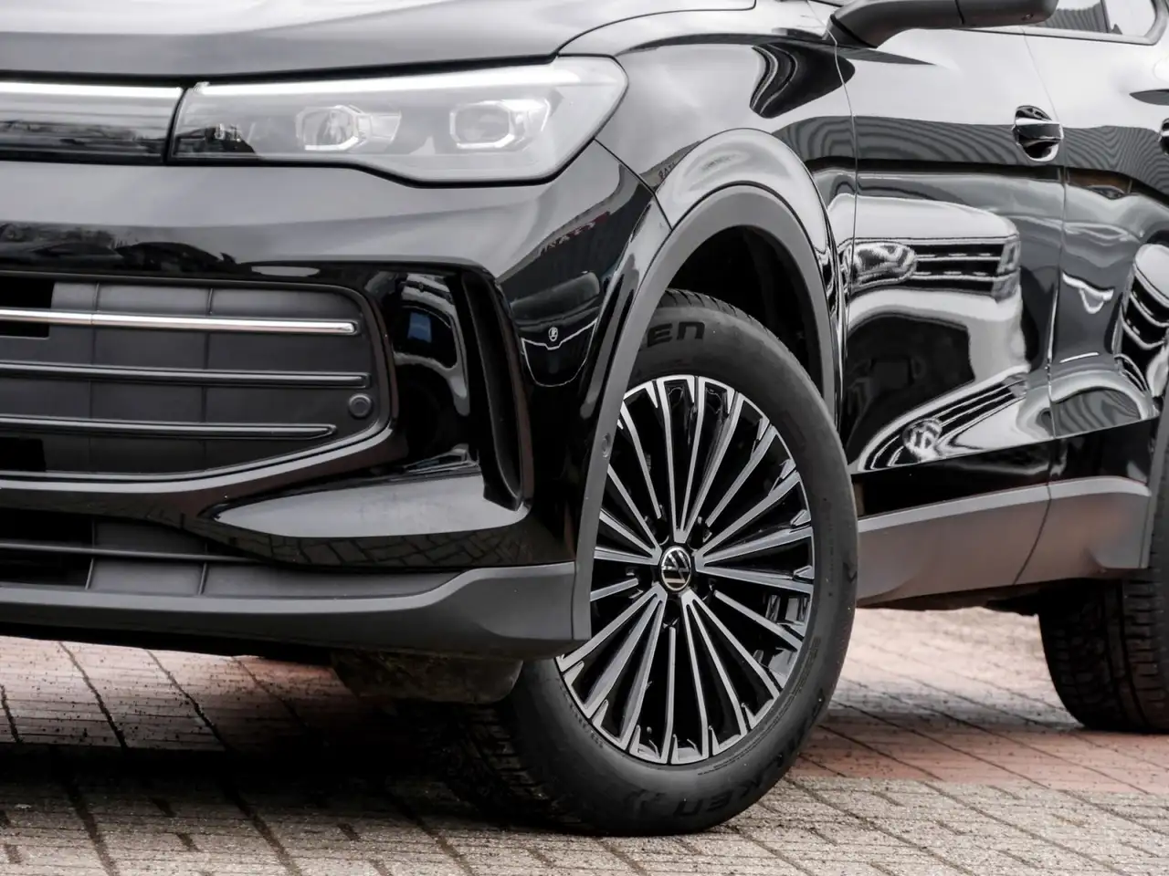 Volkswagen Tiguan GOAL 1.5 eTSI DSG LED+ Navi AHK TravelAss. Area... 5