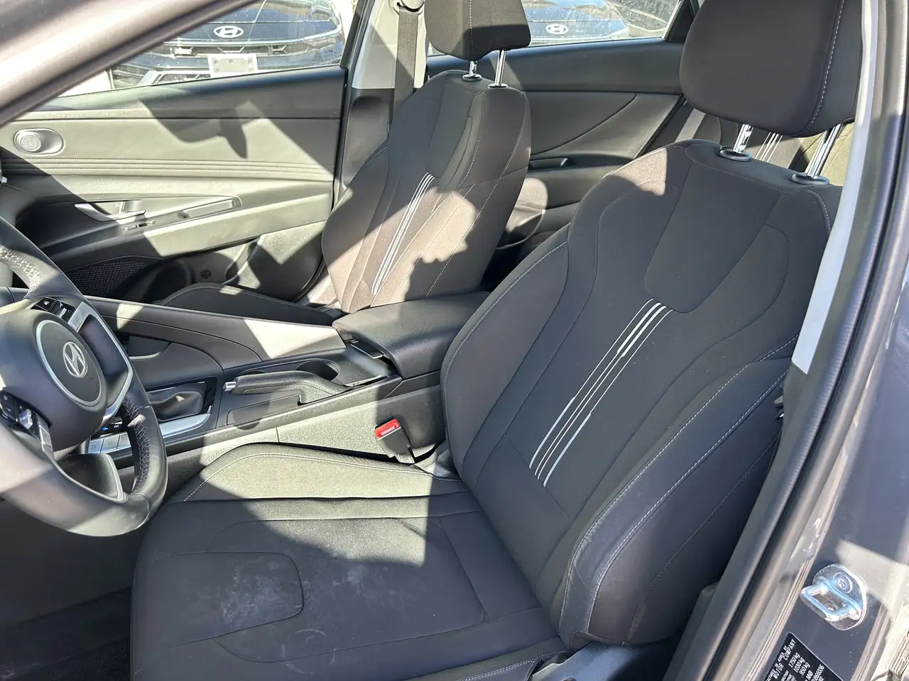 Hyundai ELANTRA снимка Hyundai ELANTRA