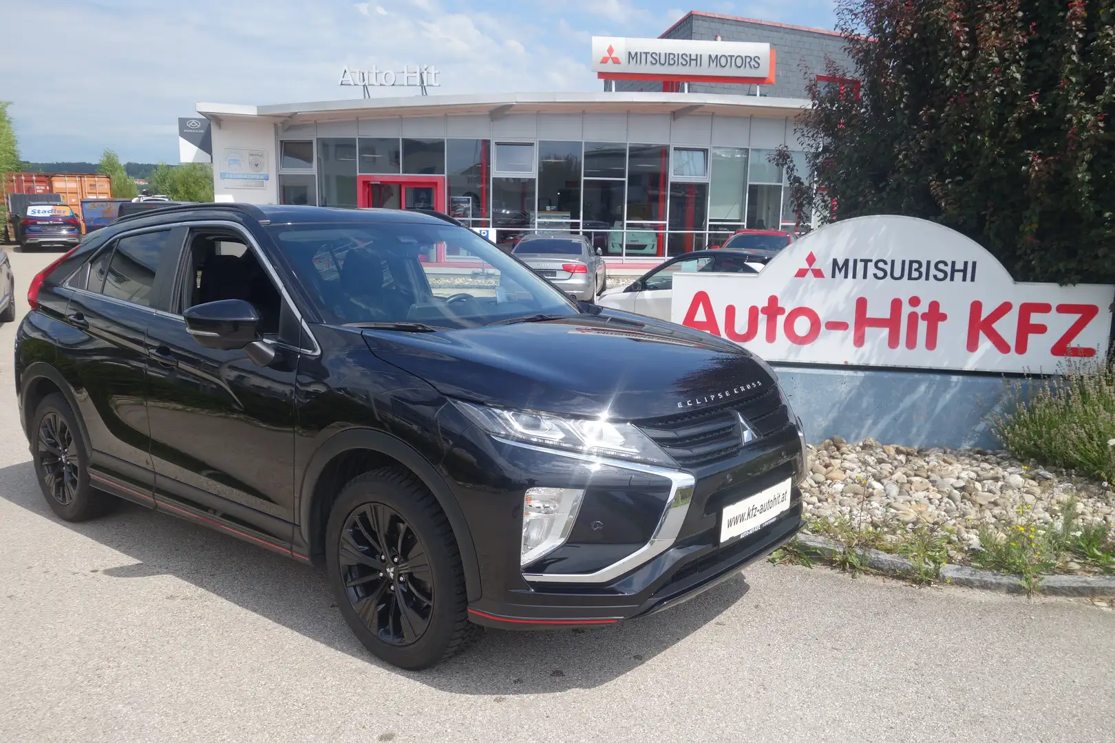 Mitsubishi Eclipse Cross 2,2 DI-D 4WD Intense+ Blackline Aut.***AHK*** Schwarz - 1