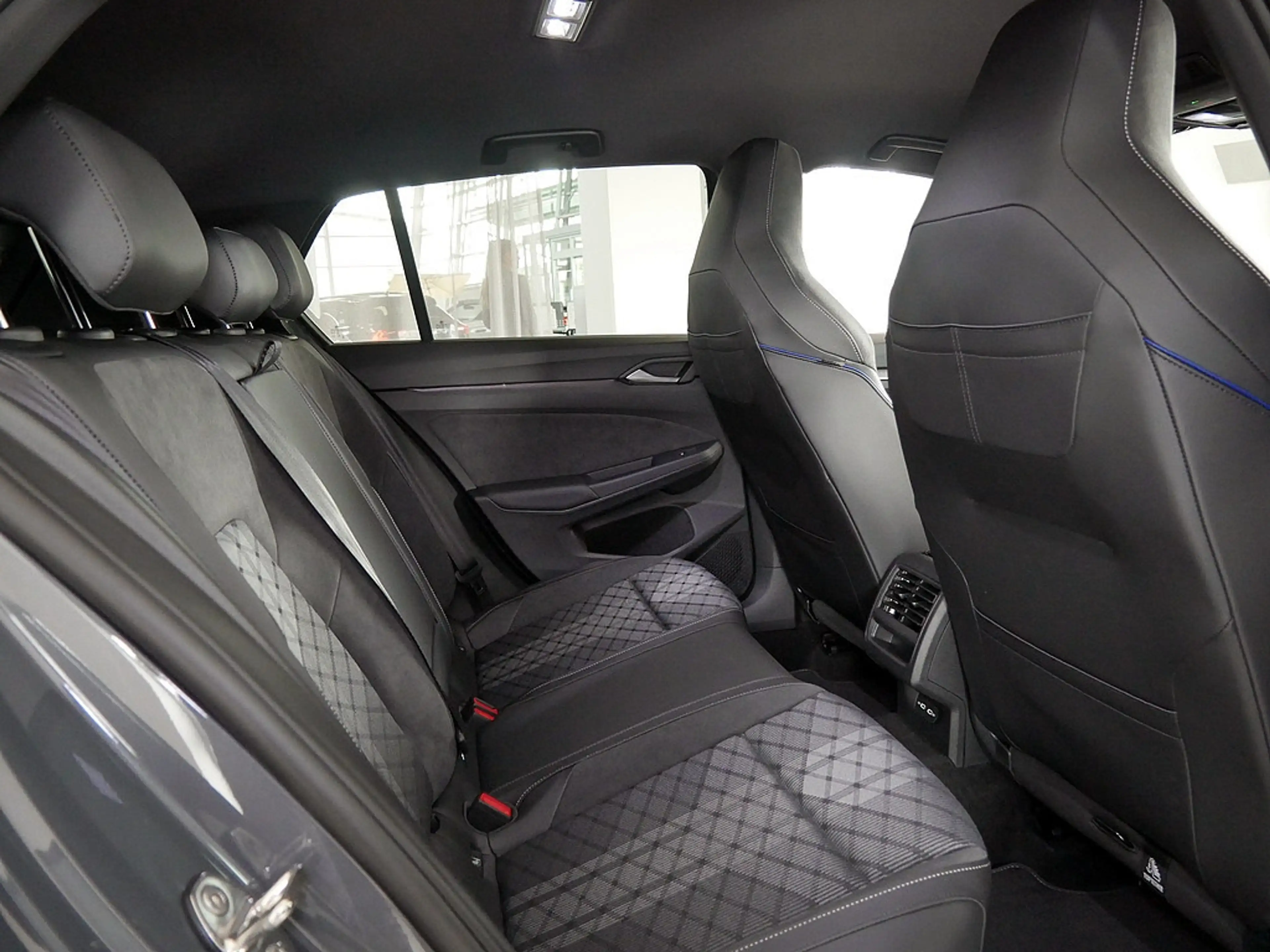 Volkswagen Golf R -Line 1,5 l eTSI OPF 110 kW (150 PS) 7-Gang-Doppe — photo 10