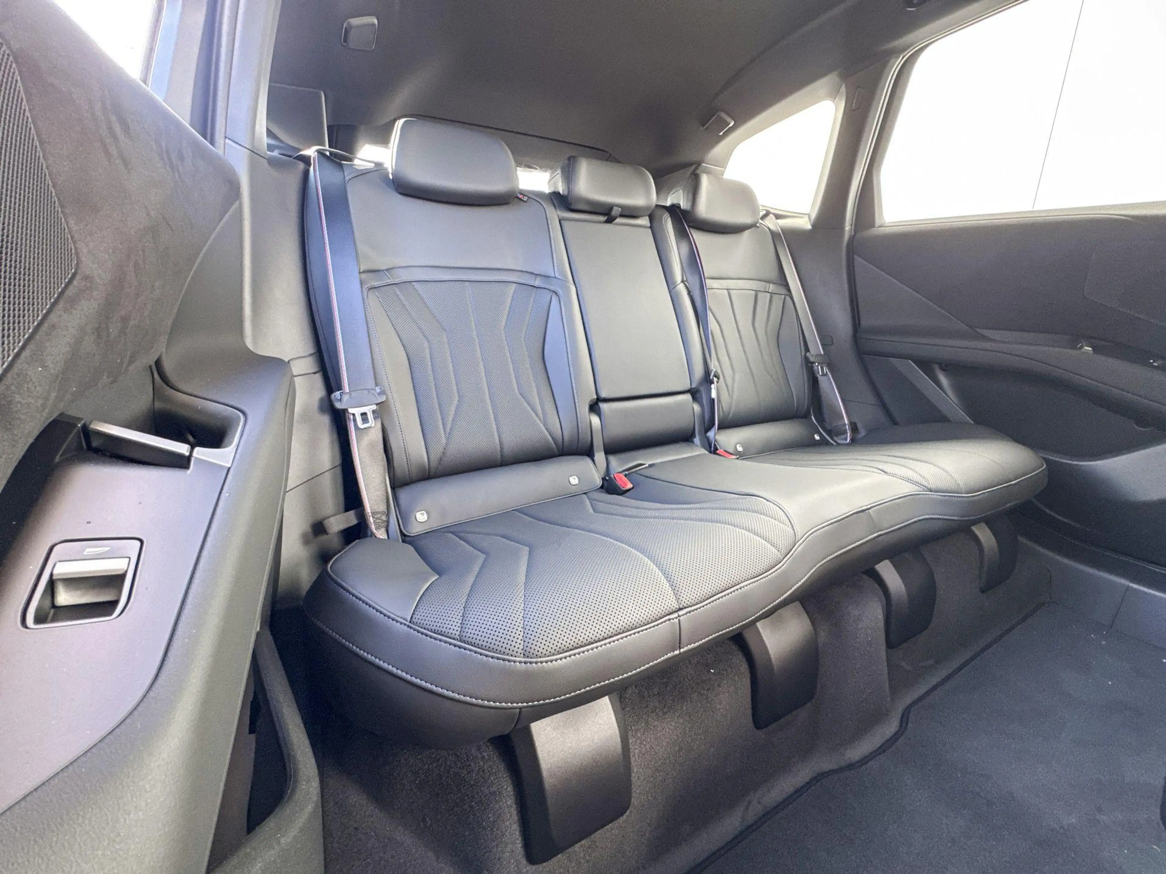 BMW iX3 40 eDrive M-Sport / Harman Kardon / 20 inch / Glaz — photo 7