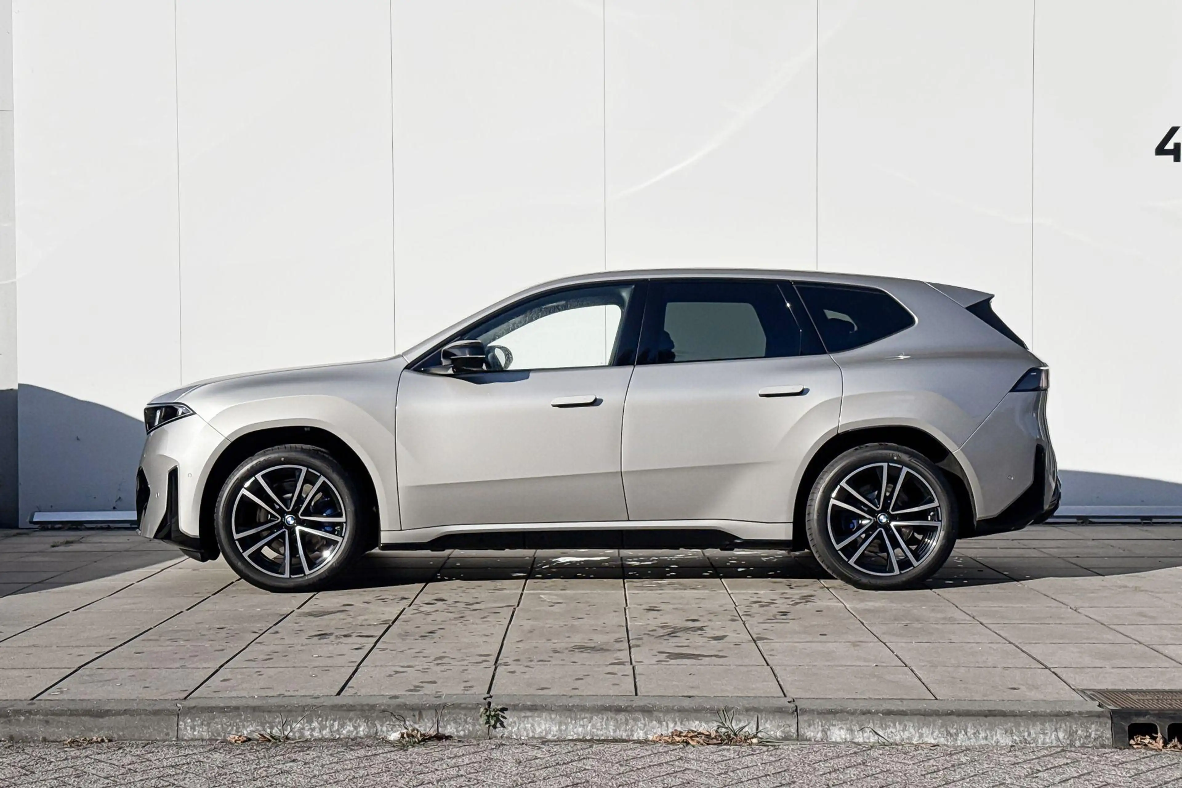 BMW iX3 40 eDrive M-Sport / Harman Kardon / 20 inch / Glaz — photo 2