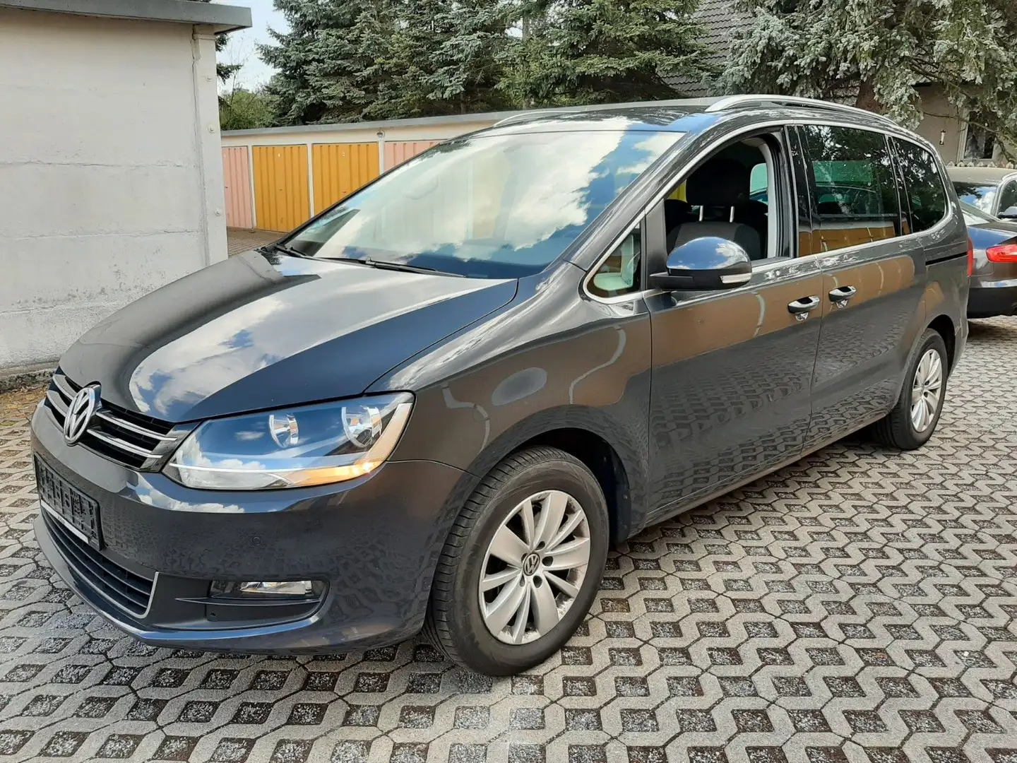 Volkswagen Sharan 1.4 TSI BMT Comfortline,7.Sitze,AHZV Grau - 1