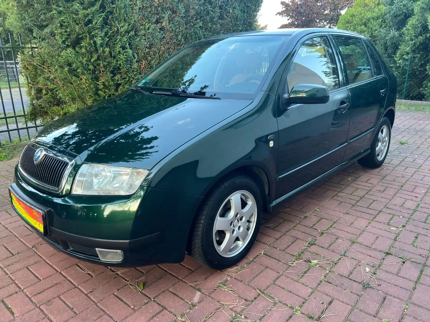 Skoda Fabia Elegance TÜV neu Grün - 1