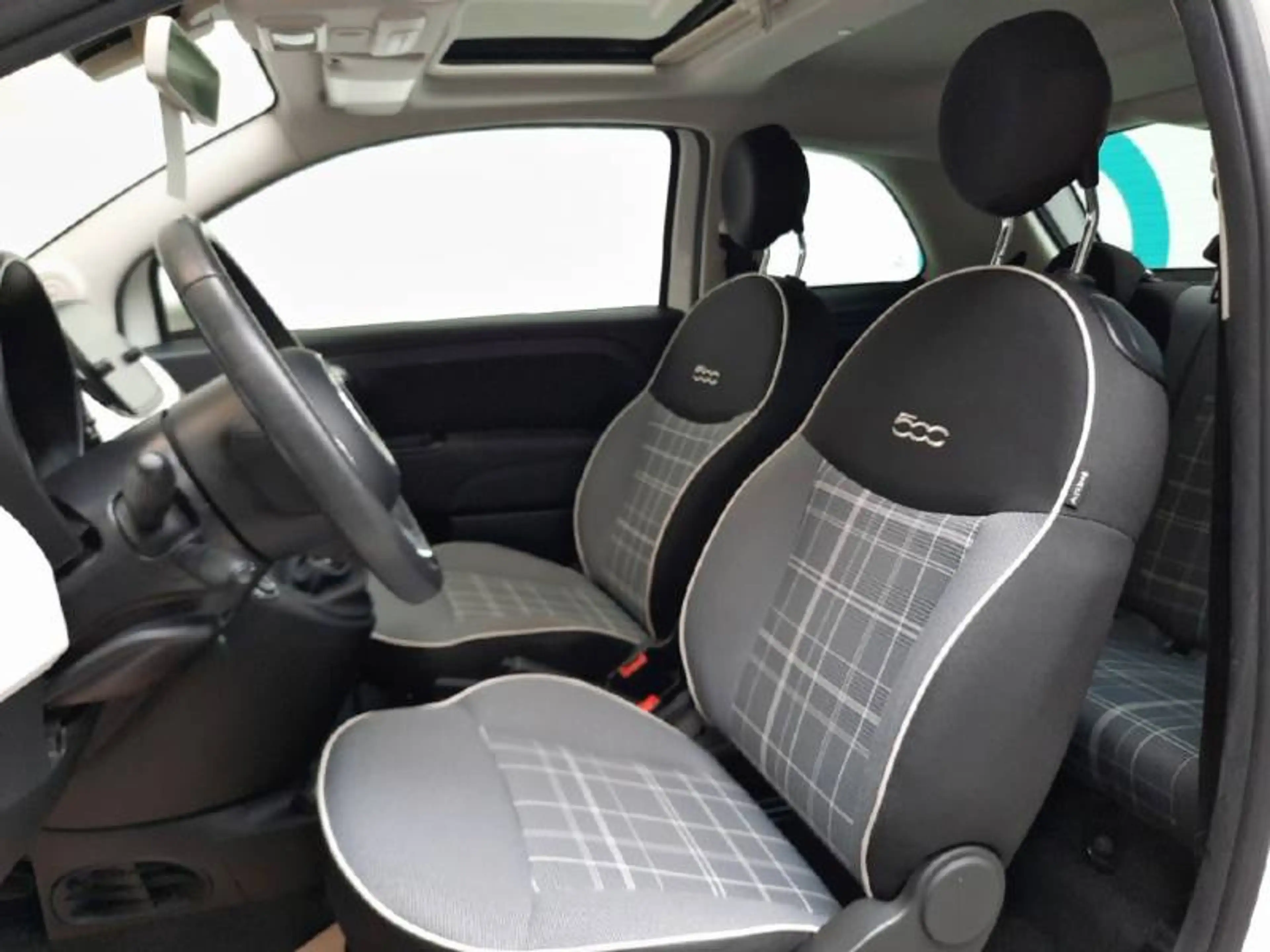 Fiat 500 2 1.2 8v 69hp Lounge — photo 9