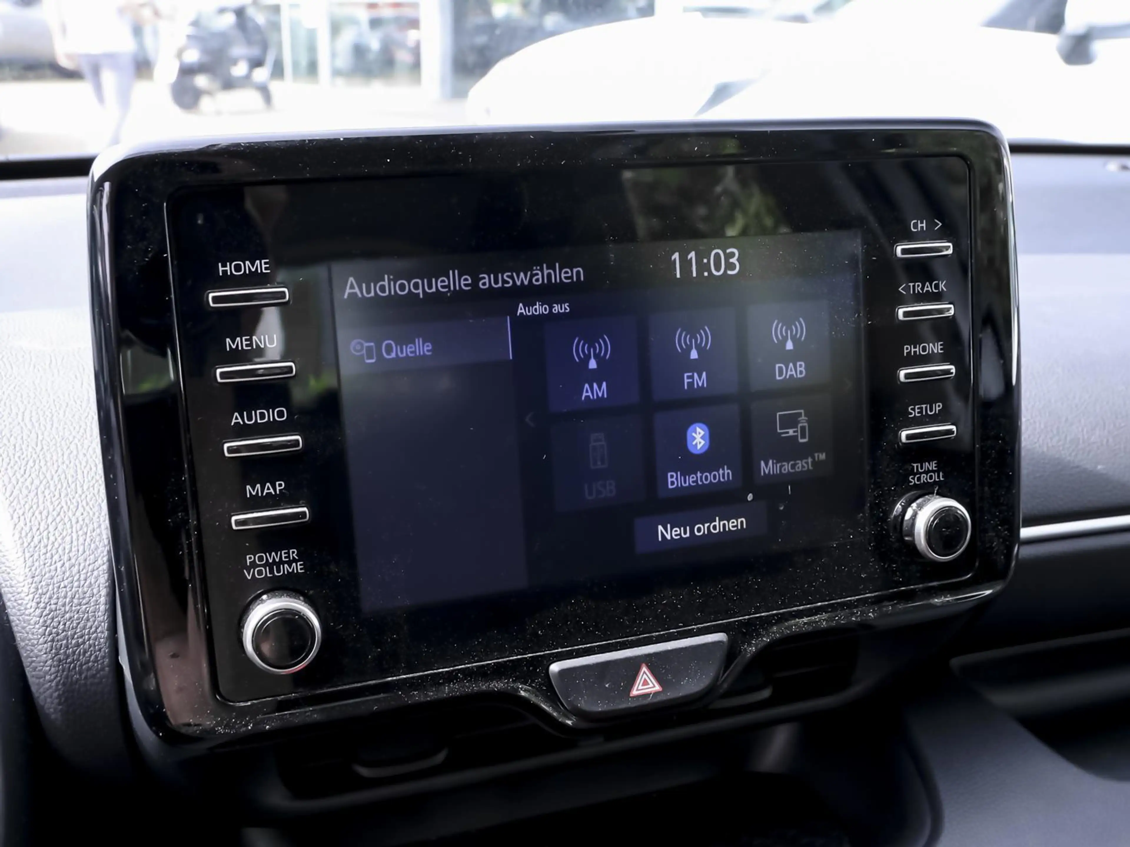 Toyota Yaris 1.5 Hybrid Club Comfort Paket SHZ SmartKey — photo 12