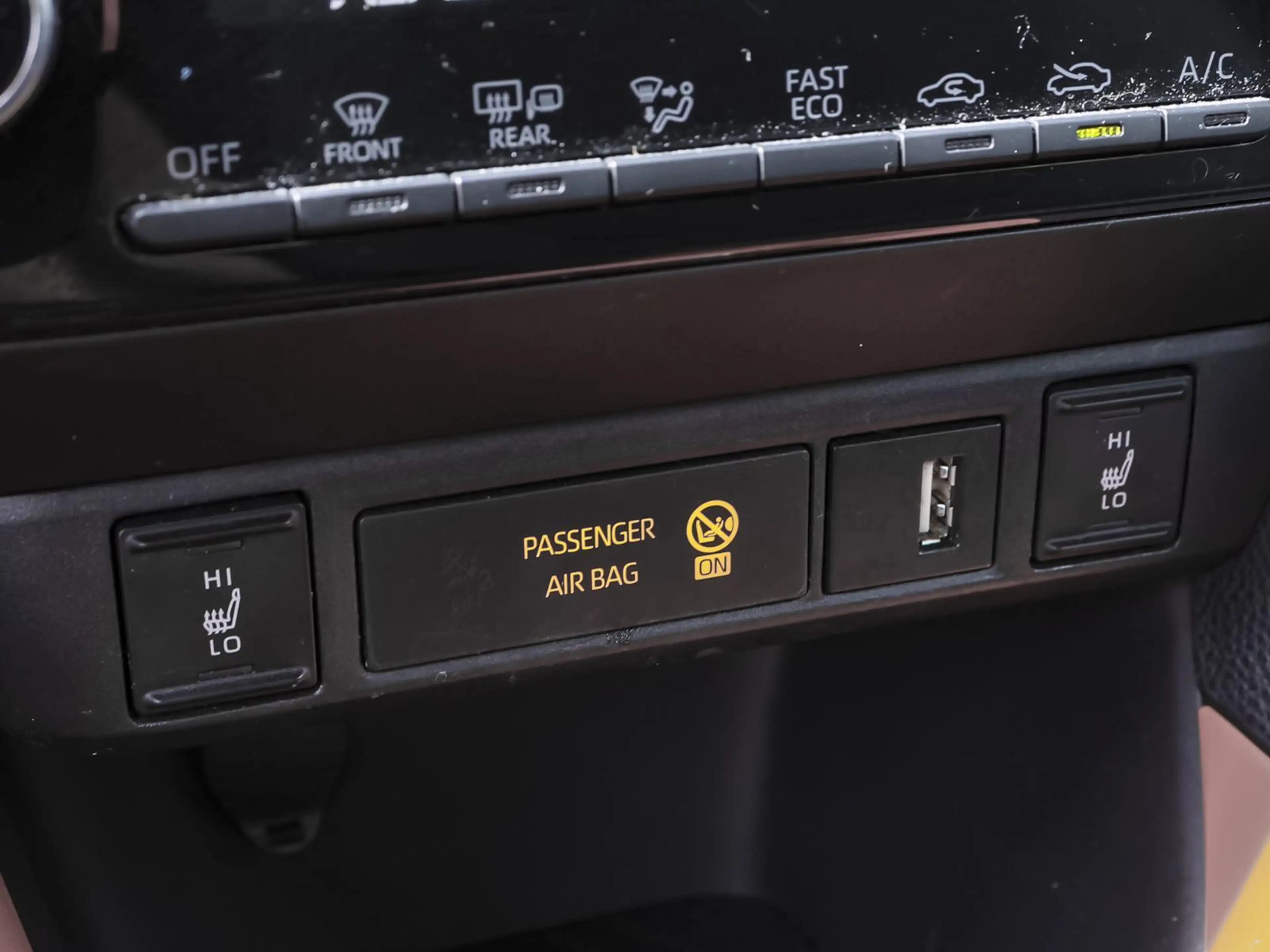 Toyota Yaris 1.5 Hybrid Club Comfort Paket SHZ SmartKey — photo 11
