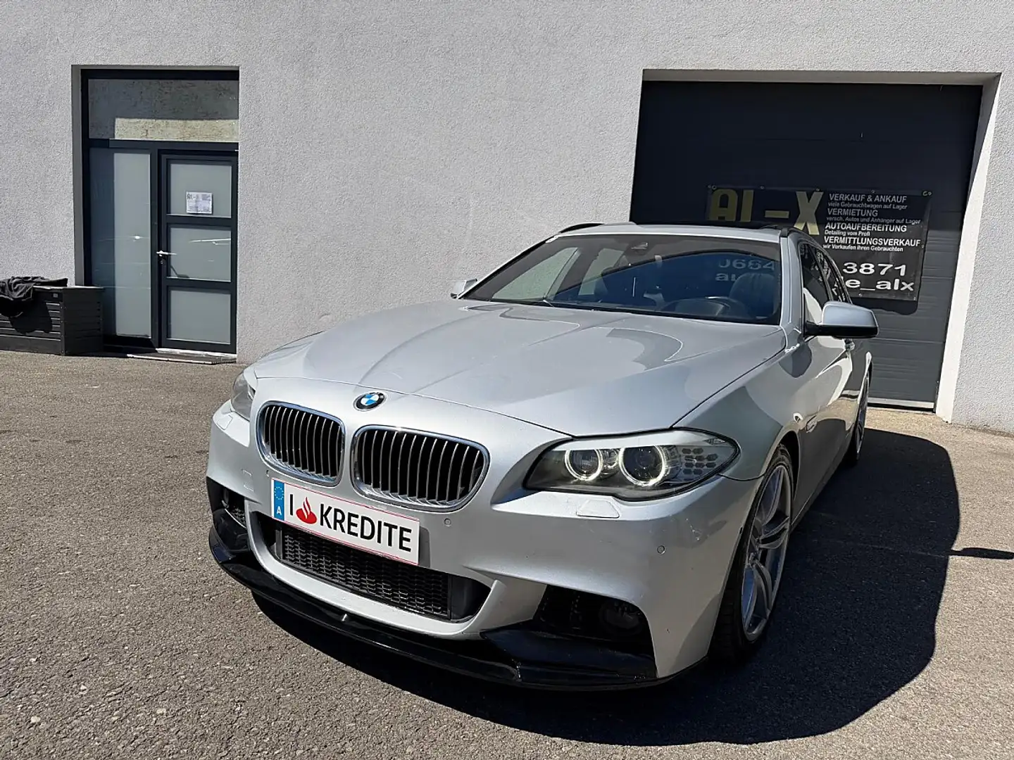 BMW 525 d xDrive Touring Aut. Panorama Softclose Automatik Grau - 1