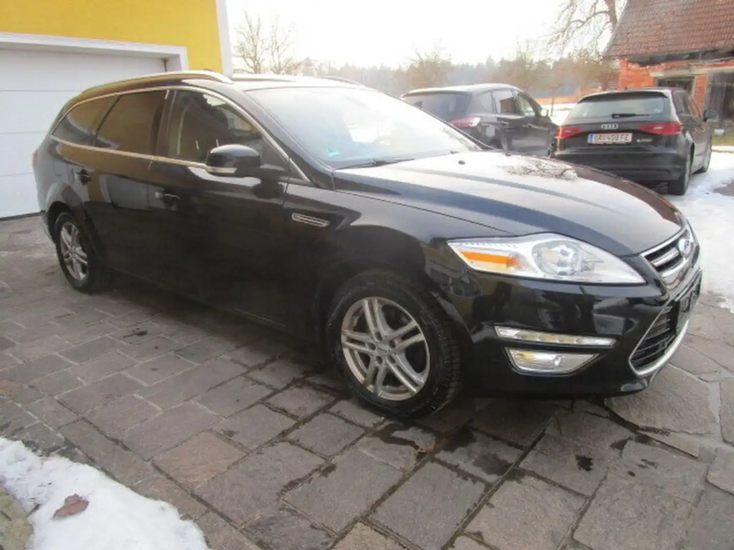 Ford Mondeo Titanium Schwarz - 2