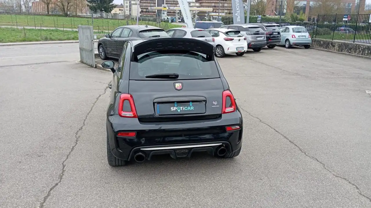 Abarth 695 2021