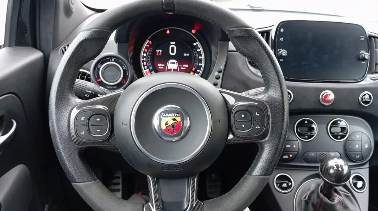Abarth 695 2021 — фото 12