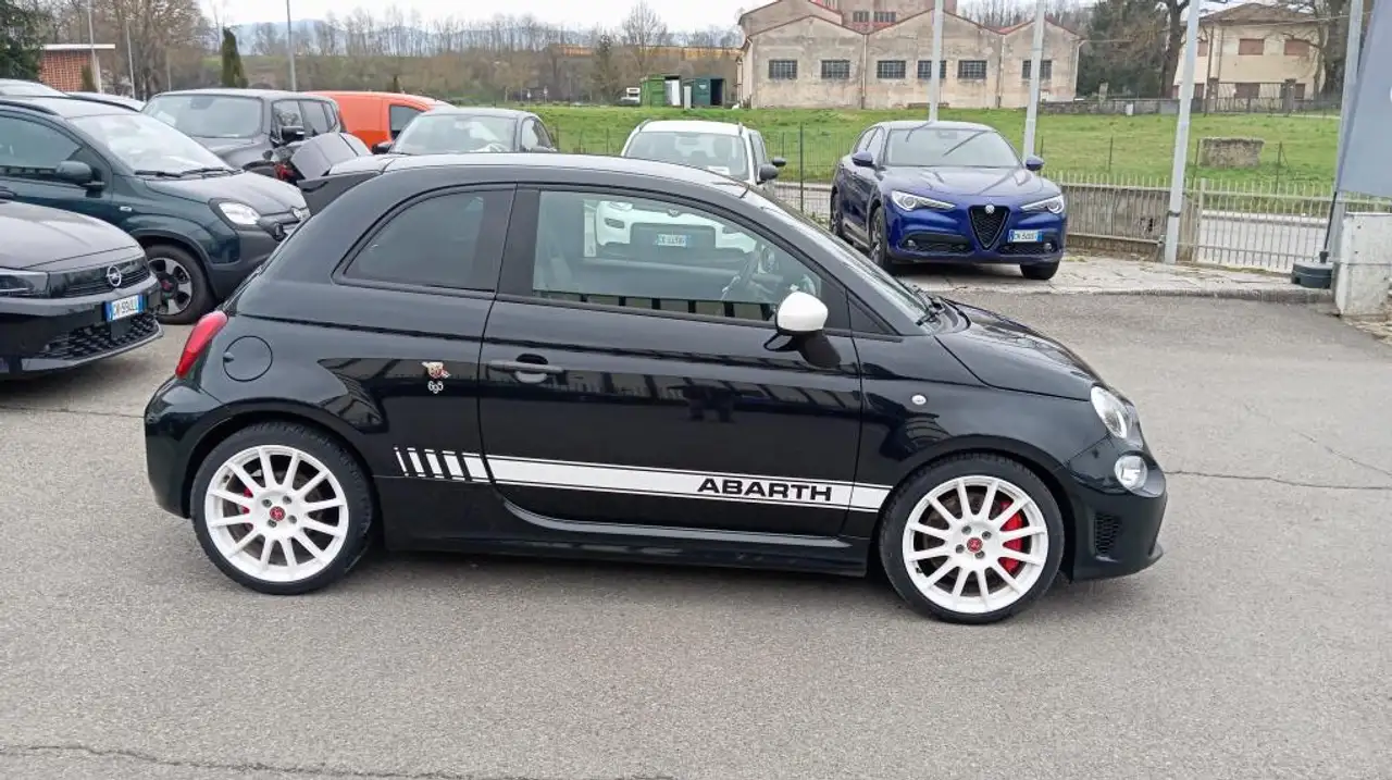 Abarth 695 2021