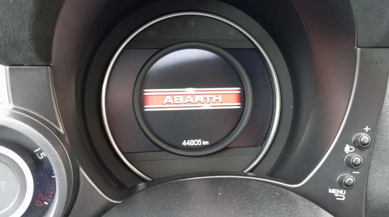 Abarth 695 2021 — фото 10