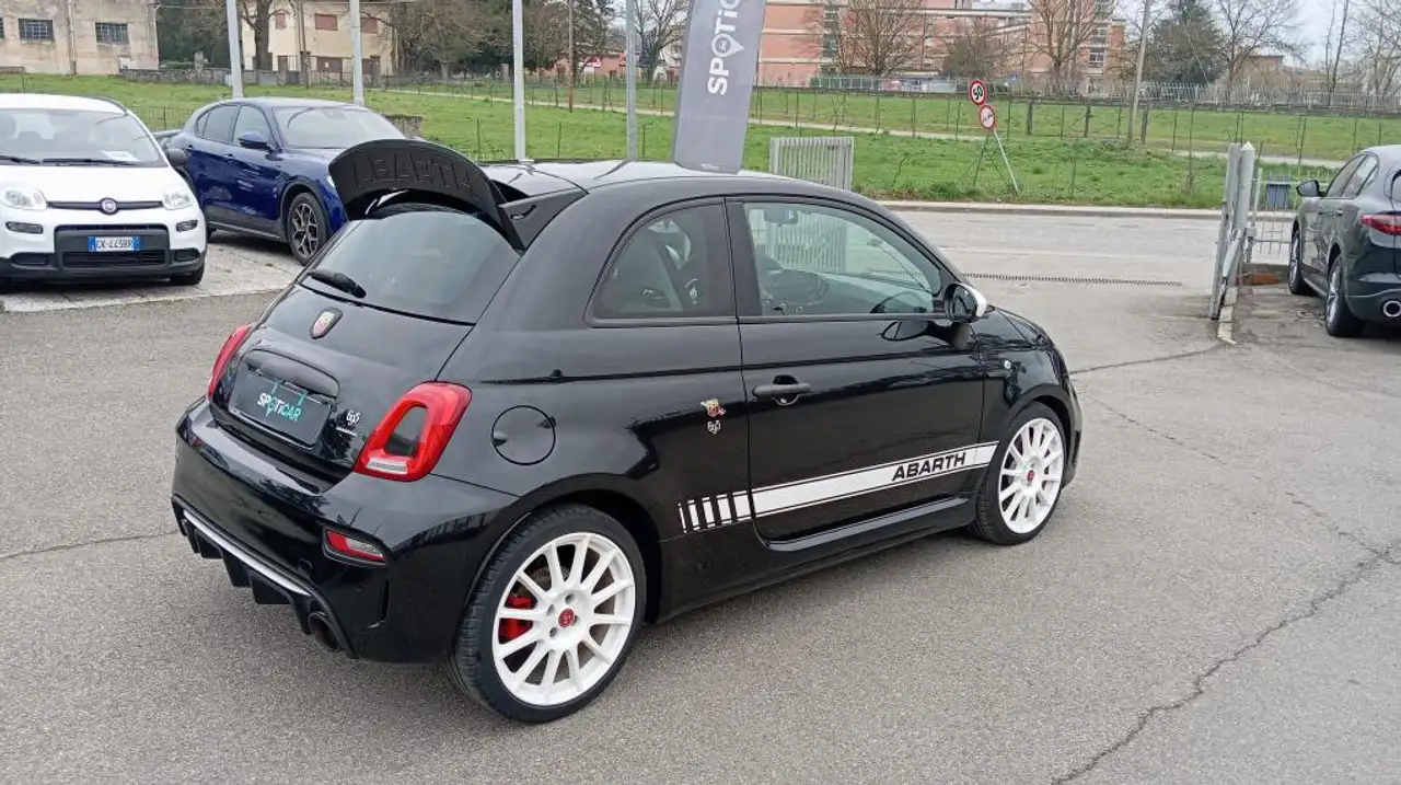 Abarth 695 2021 — фото 32