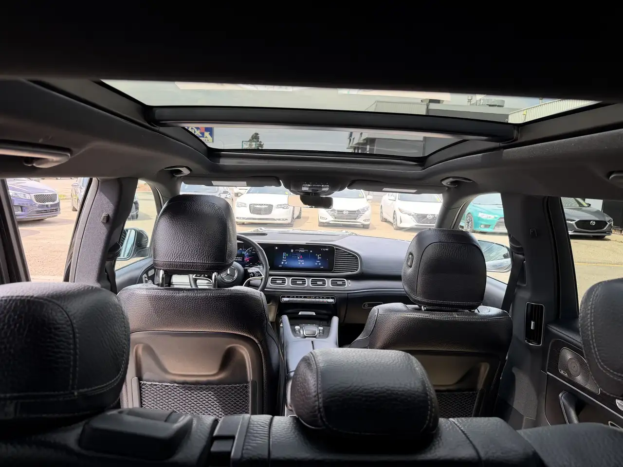 Mercedes-Benz GLS снимка Mercedes-Benz GLS