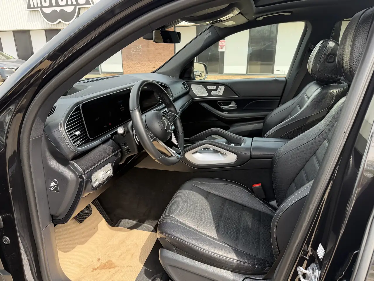 Mercedes-Benz GLS снимка Mercedes-Benz GLS