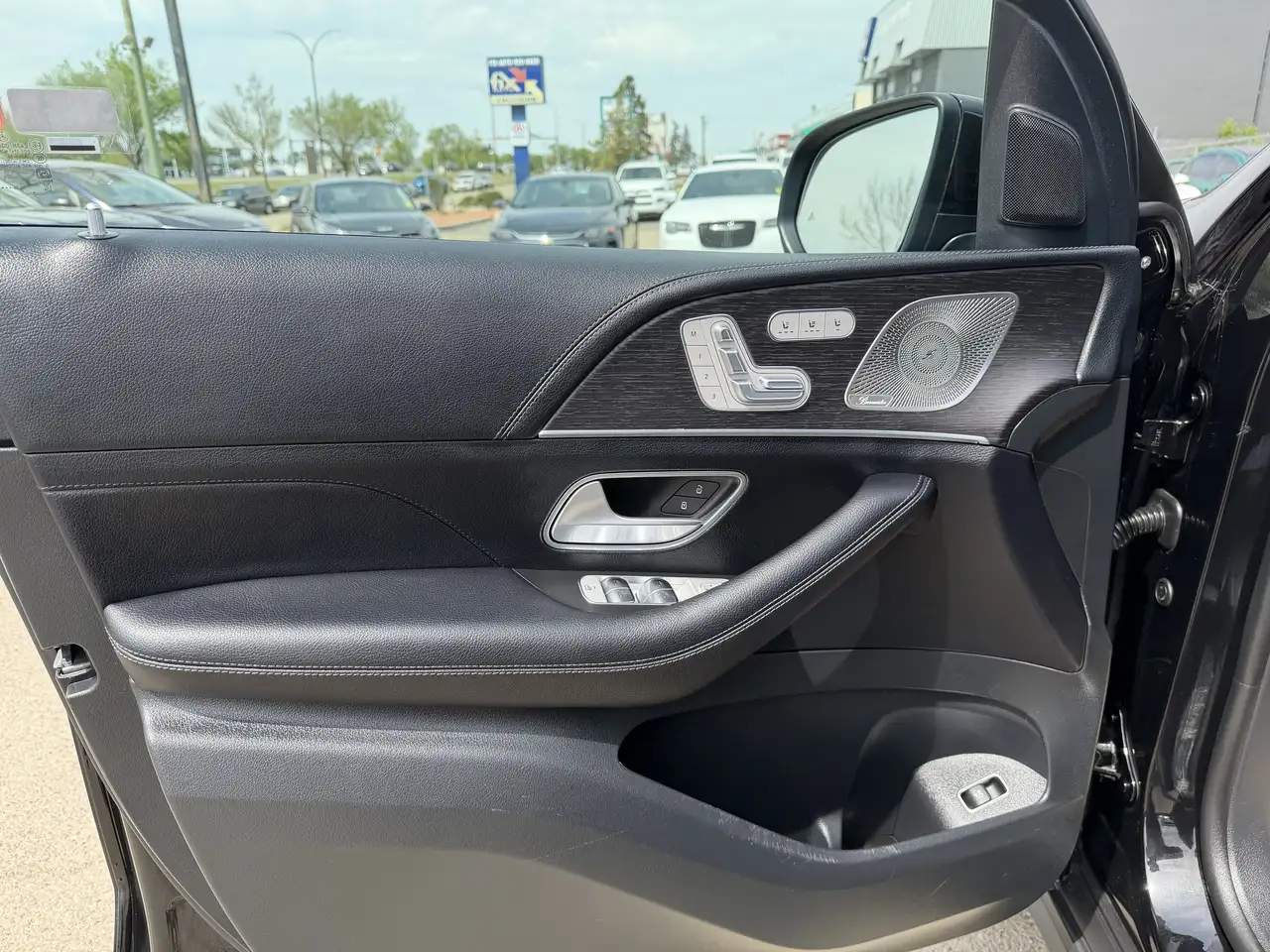 Mercedes-Benz GLS снимка Mercedes-Benz GLS