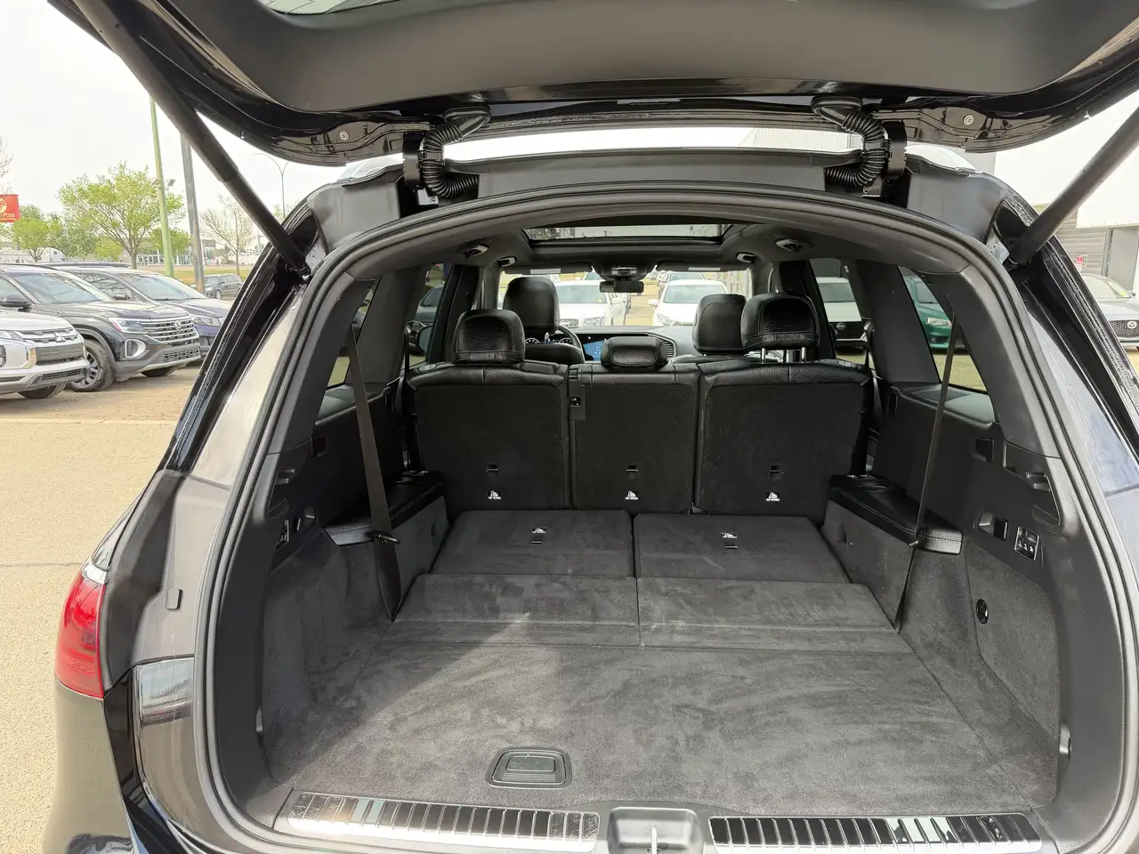 Mercedes-Benz GLS снимка Mercedes-Benz GLS