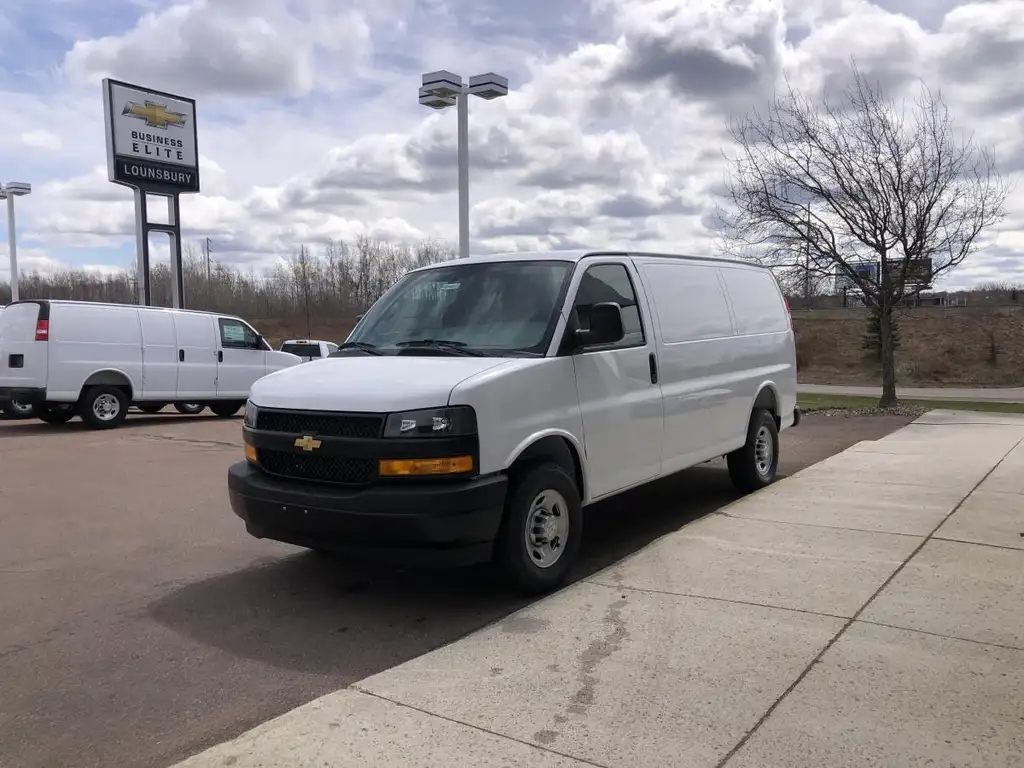 Chevrolet Express 3500 2026 photo 4