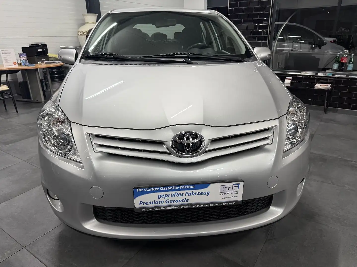 Toyota Auris Life+ Automatik Argent - 2