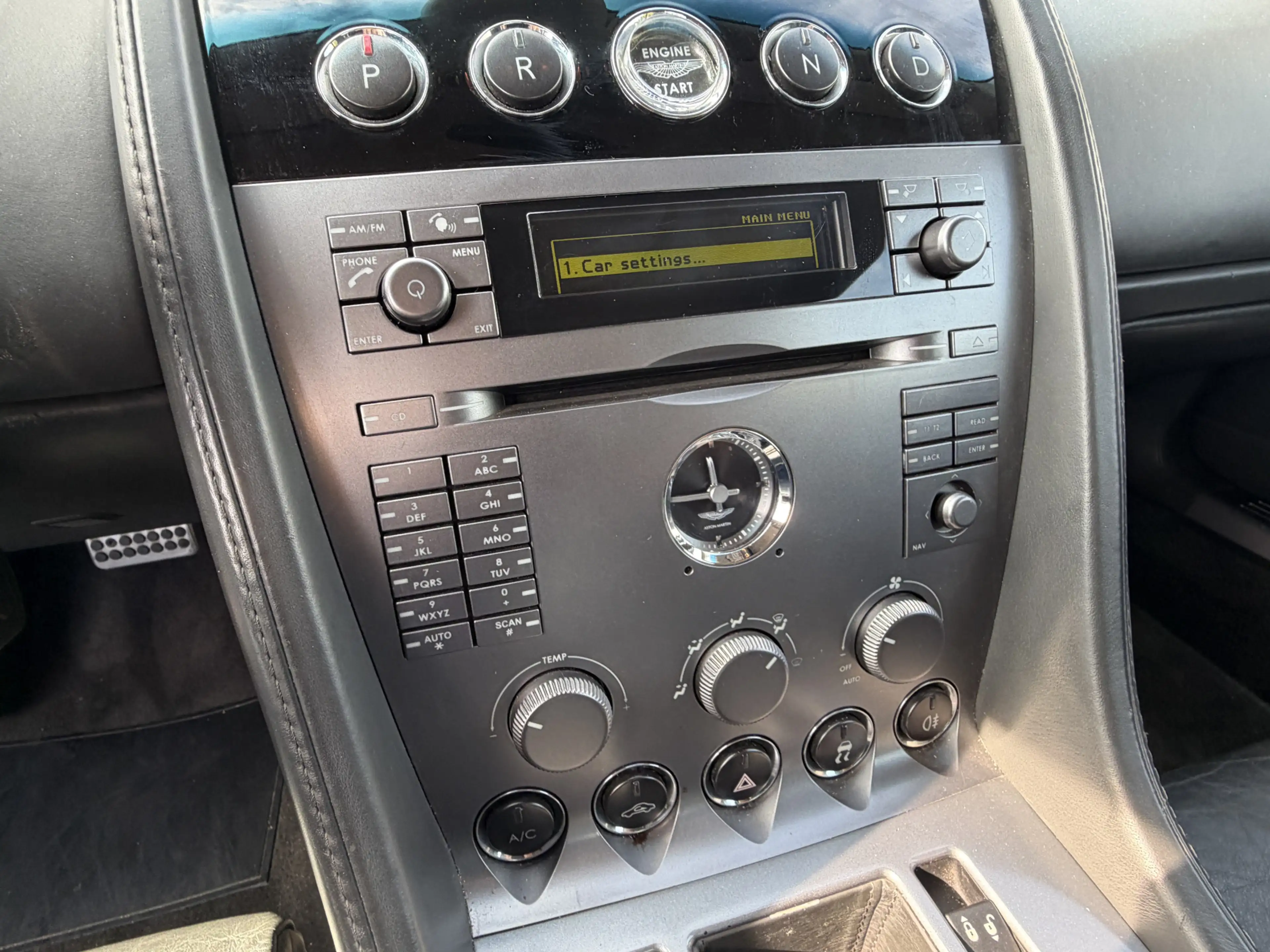 Aston Martin DB9 5.9 V12 Touchtronic / AUTOMAAT / LEER / NAVI / 85d — photo 10
