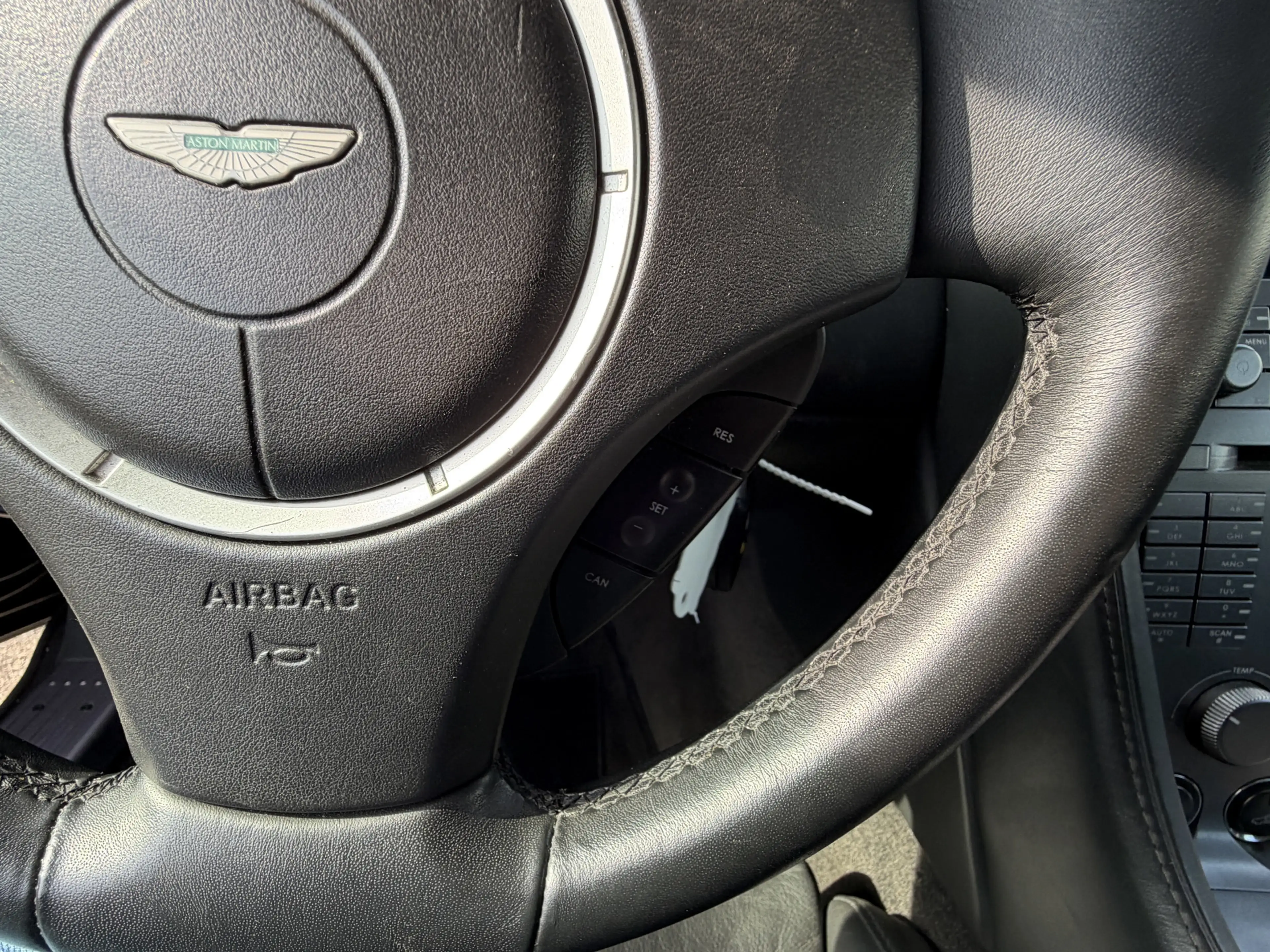 Aston Martin DB9 5.9 V12 Touchtronic / AUTOMAAT / LEER / NAVI / 85d — photo 11