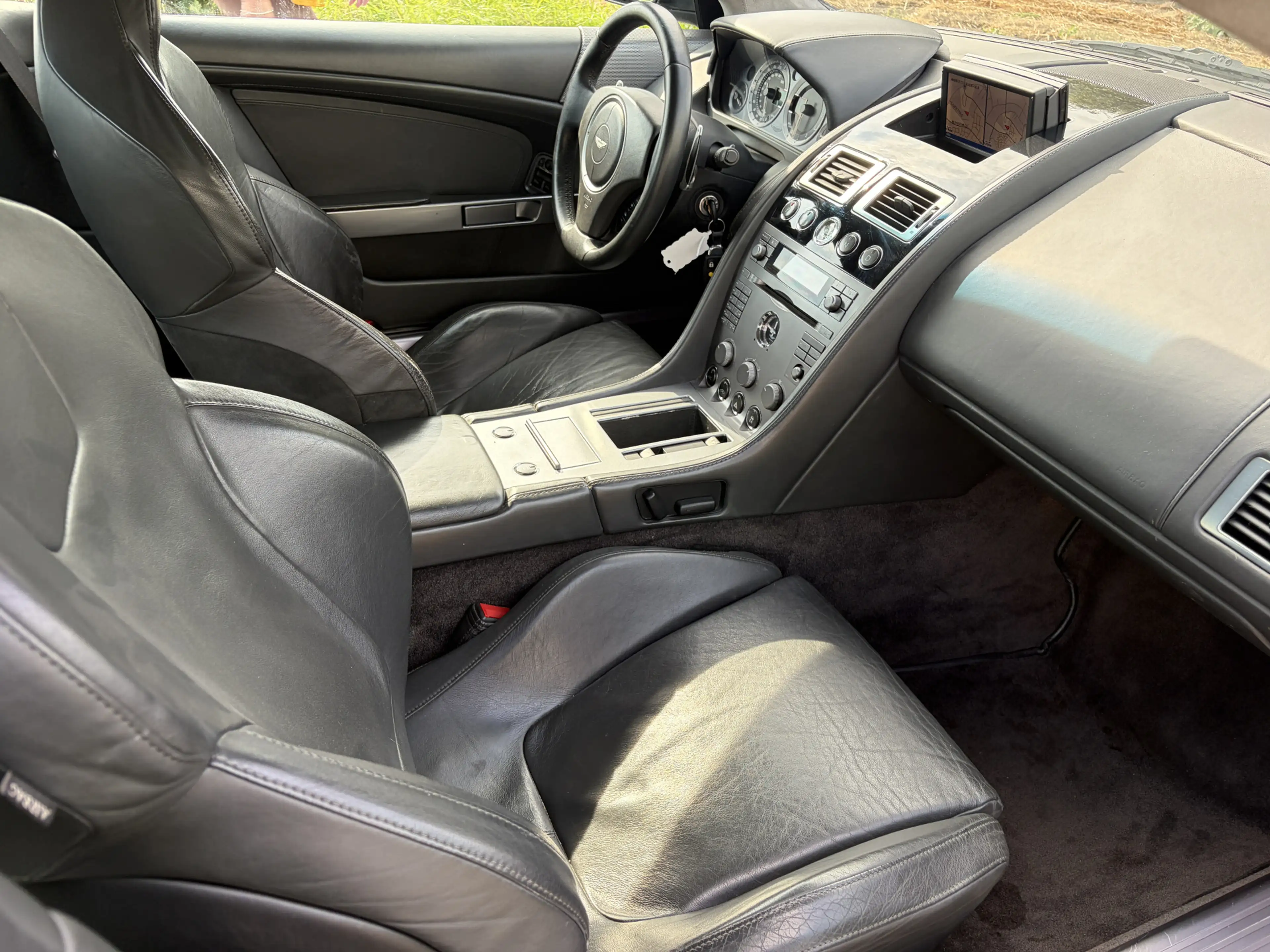 Aston Martin DB9 5.9 V12 Touchtronic / AUTOMAAT / LEER / NAVI / 85d — photo 16