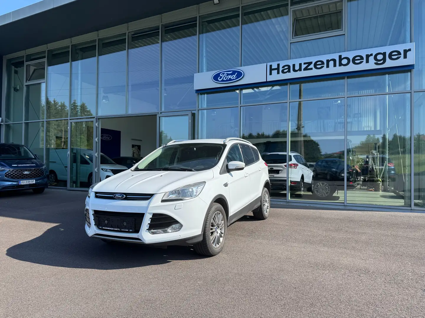 Ford Kuga 2,0 TDCi Titanium Weiß - 2