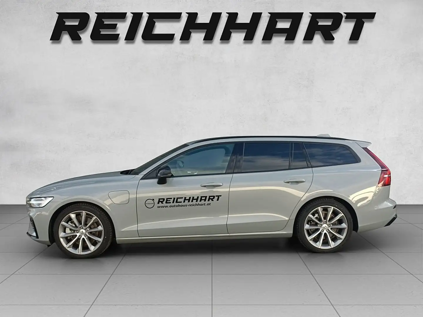 Volvo V60 T6 AWD Recharge PHEV Plus Dark Geartronic Grau - 2