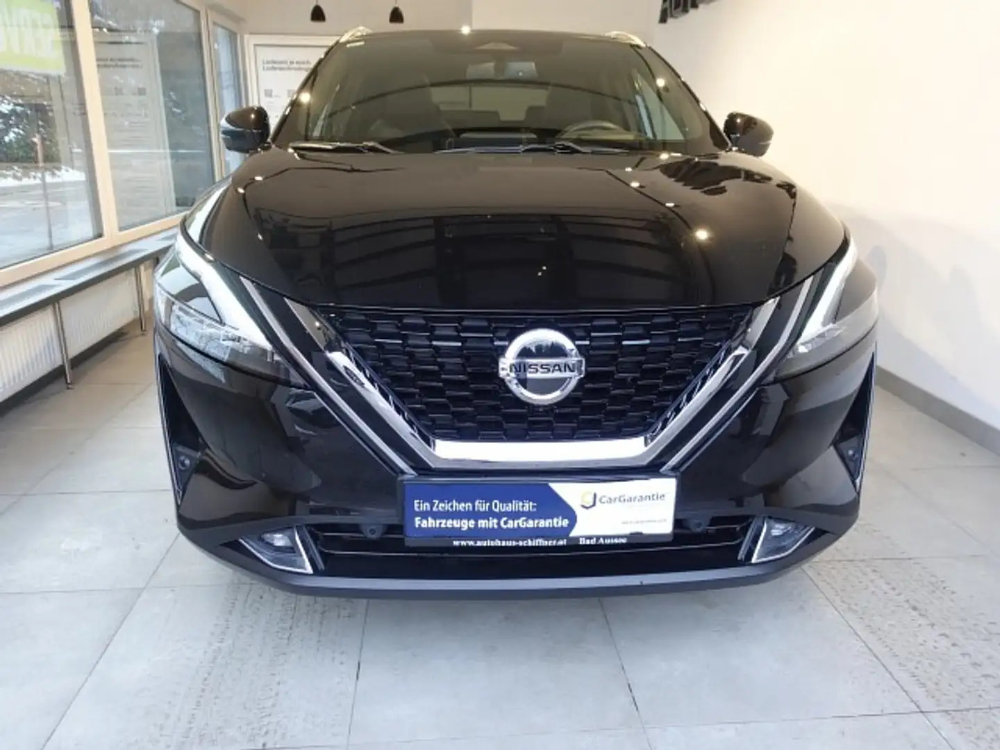 Nissan Qashqai 1,3 DIG-T MHEV 4x4 Tekna+ Aut. Schwarz - 2