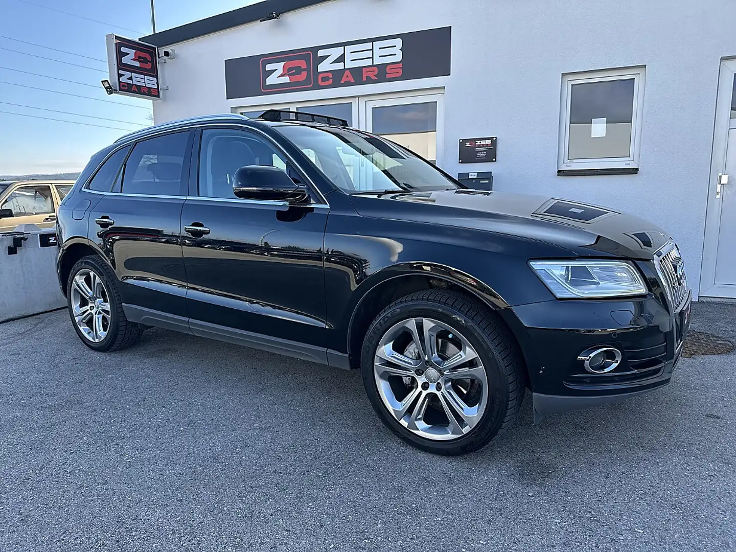 Audi Q5 2,0 TDI quattro Intense, Pano Schwarz - 2