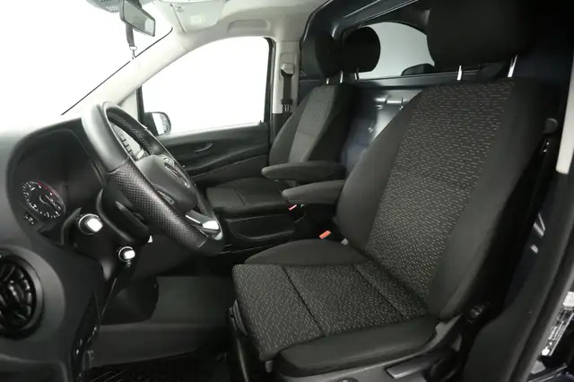 Mercedes-Benz Vito view 9
