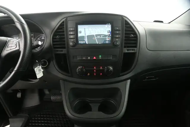 Mercedes-Benz Vito view 11