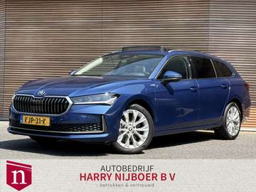 1.5 TSI PHEV Laurin & Klement Panodak / Leder / le