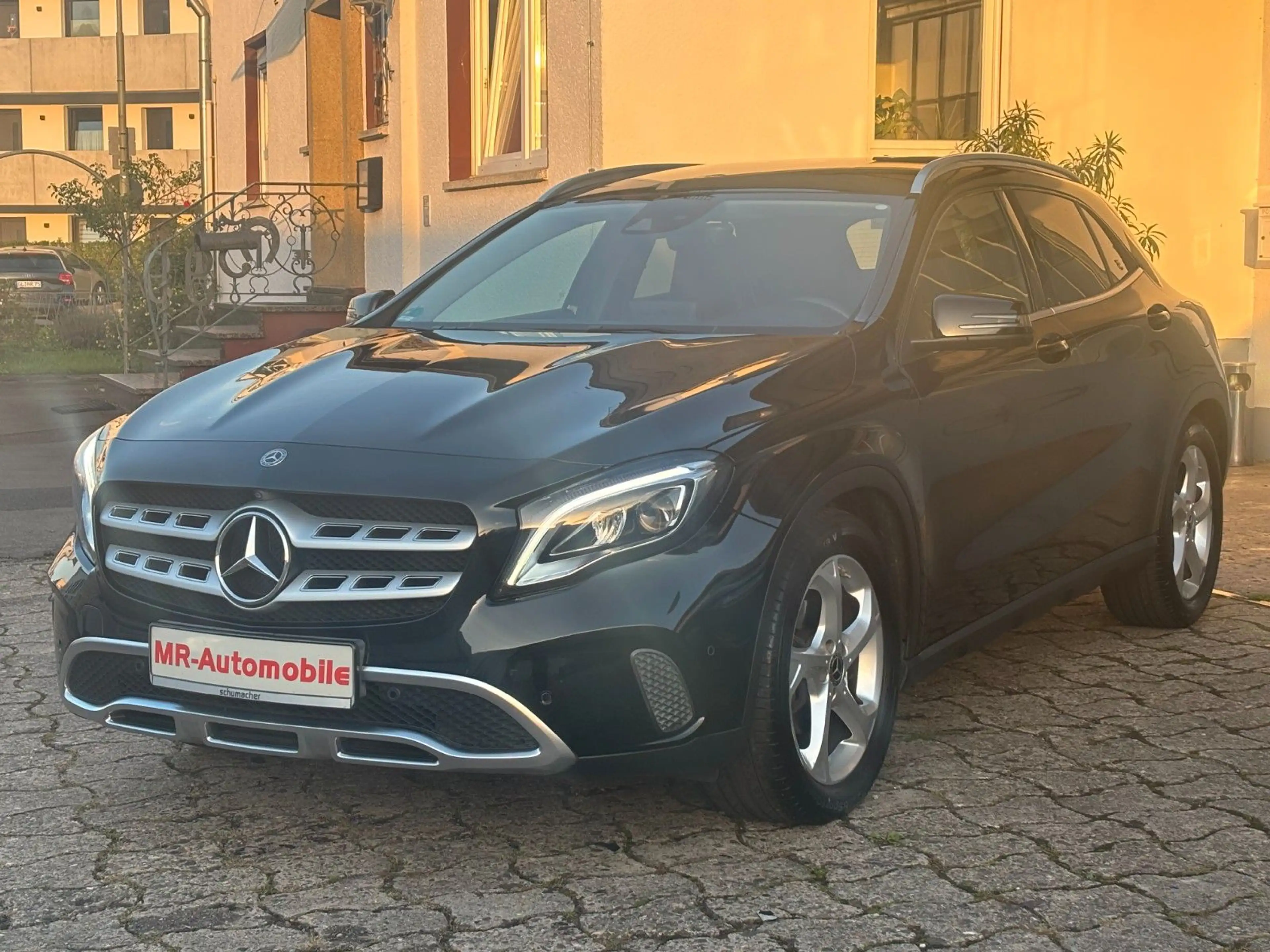 Mercedes-Benz GLA 200 *URBAN*360° Kamera*LED*Navi*DAB* — photo 9