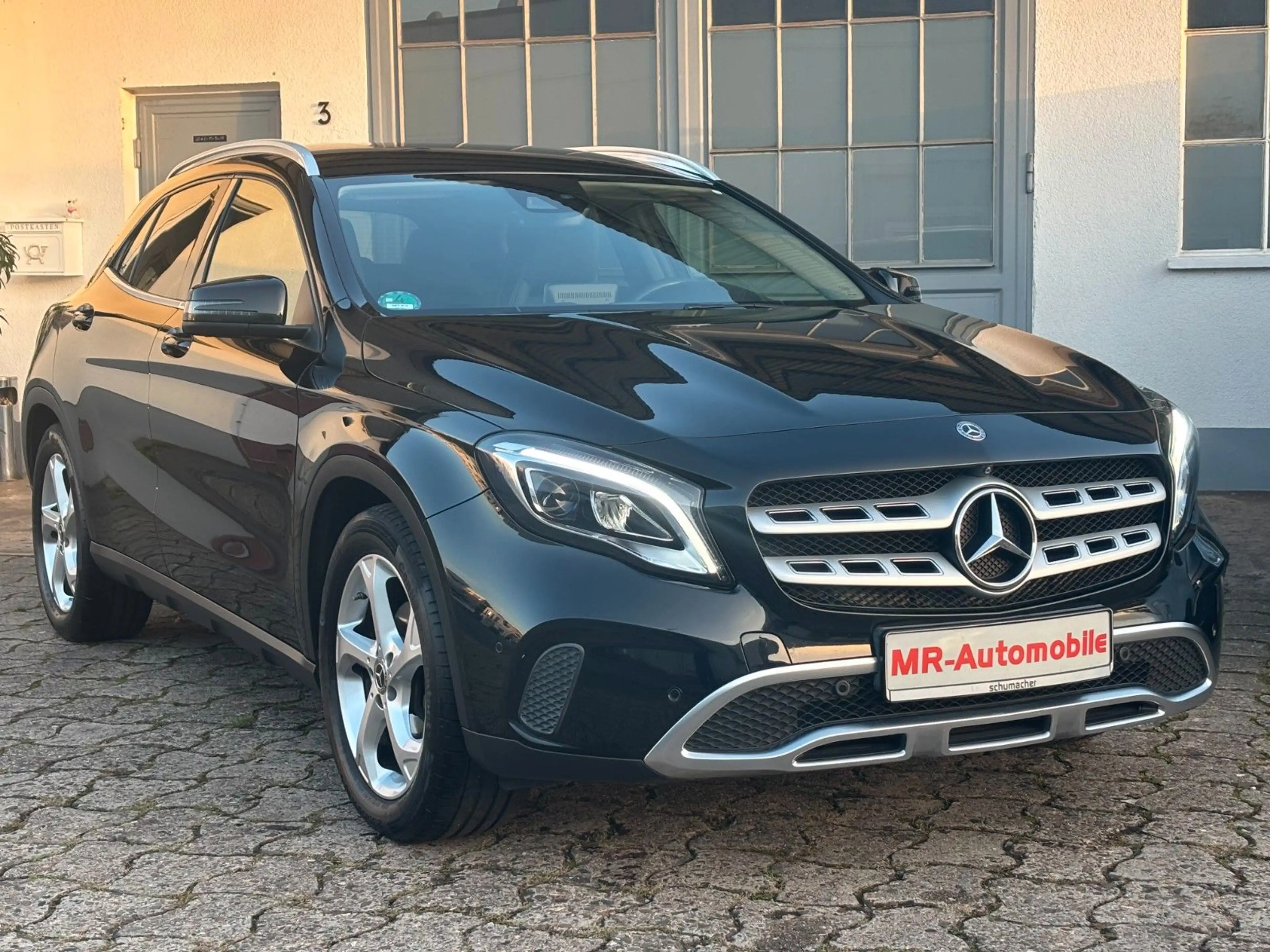 Mercedes-Benz GLA 200 *URBAN*360° Kamera*LED*Navi*DAB* — photo 6