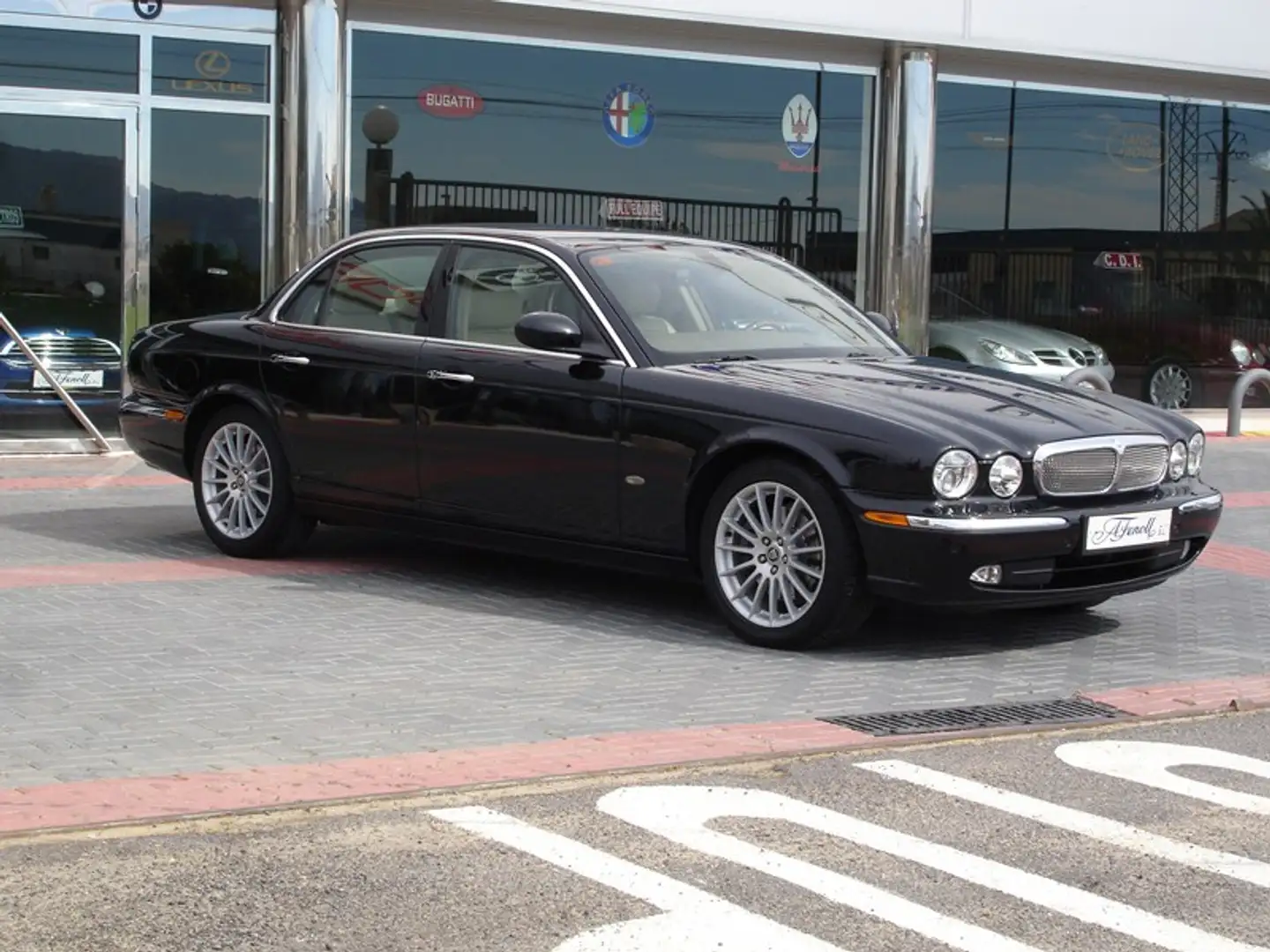 Jaguar XJ XJ6 2.7D V6 Executive Aut. Noir - 1