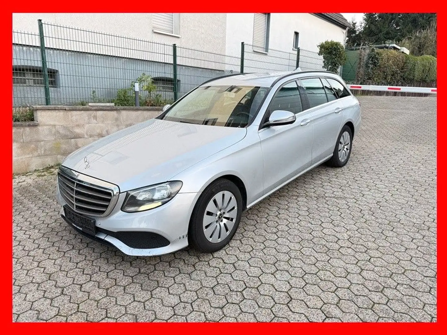 Mercedes-Benz E 200 E T-Modell E 200 d Silber - 1