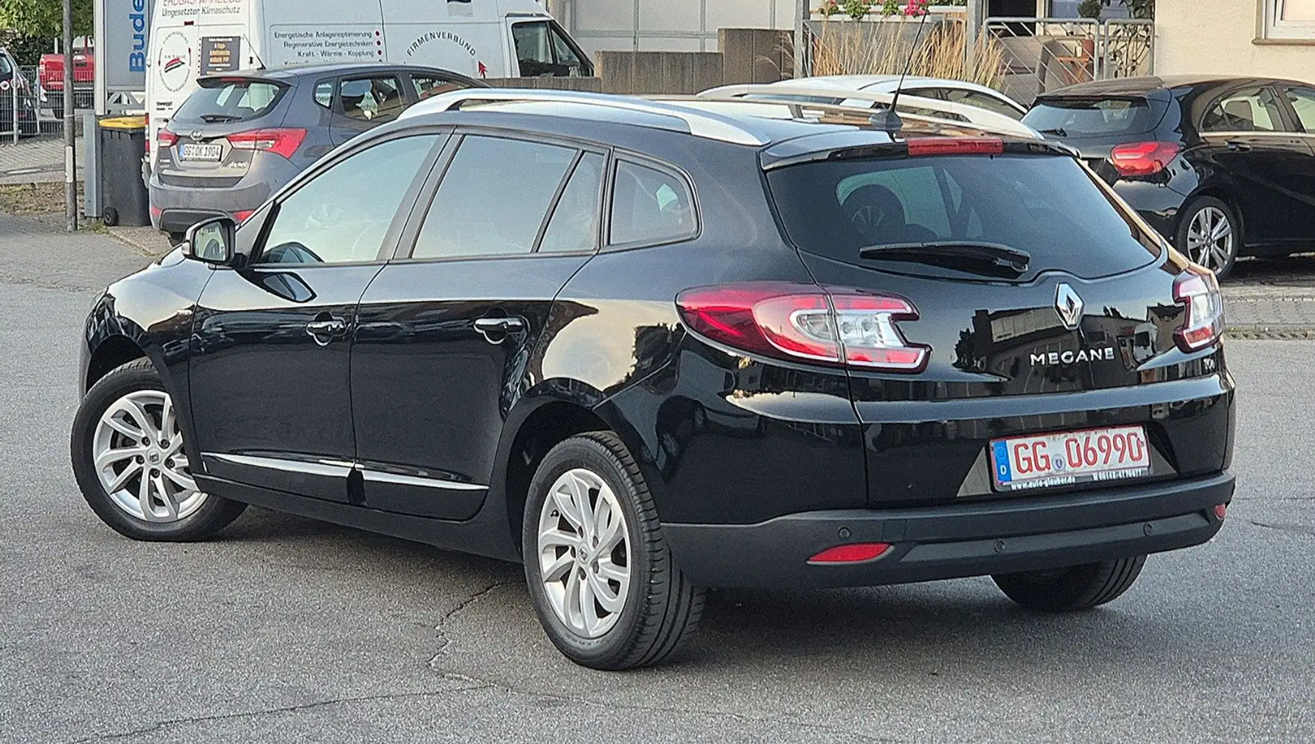 Renault Megane III DeLuxe *1. HAND* NAVI/PDC/SHZ/TÜV NEU Zwart - 2